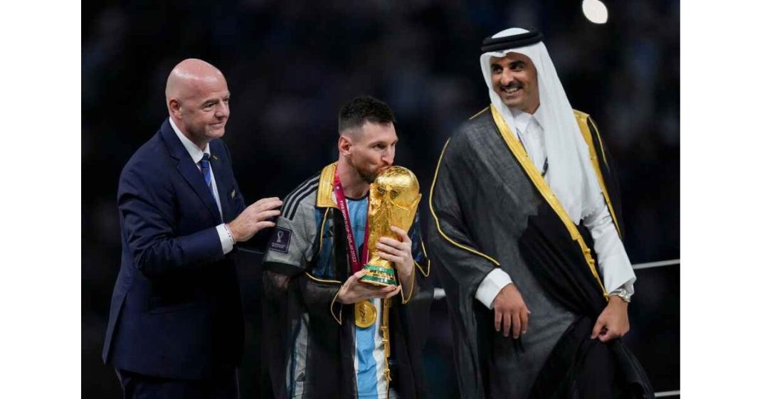 Messi black robe